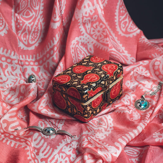 Matching Bottoms, Dupattas & Jewelry Ideas from Nayi Poshak
